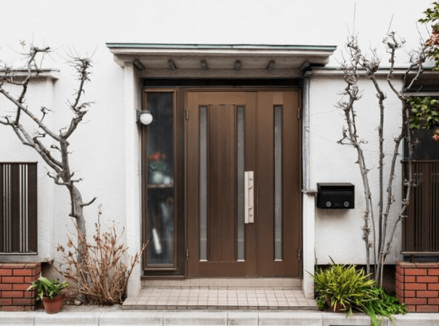 The Allure of the Modern Wooden Front Door