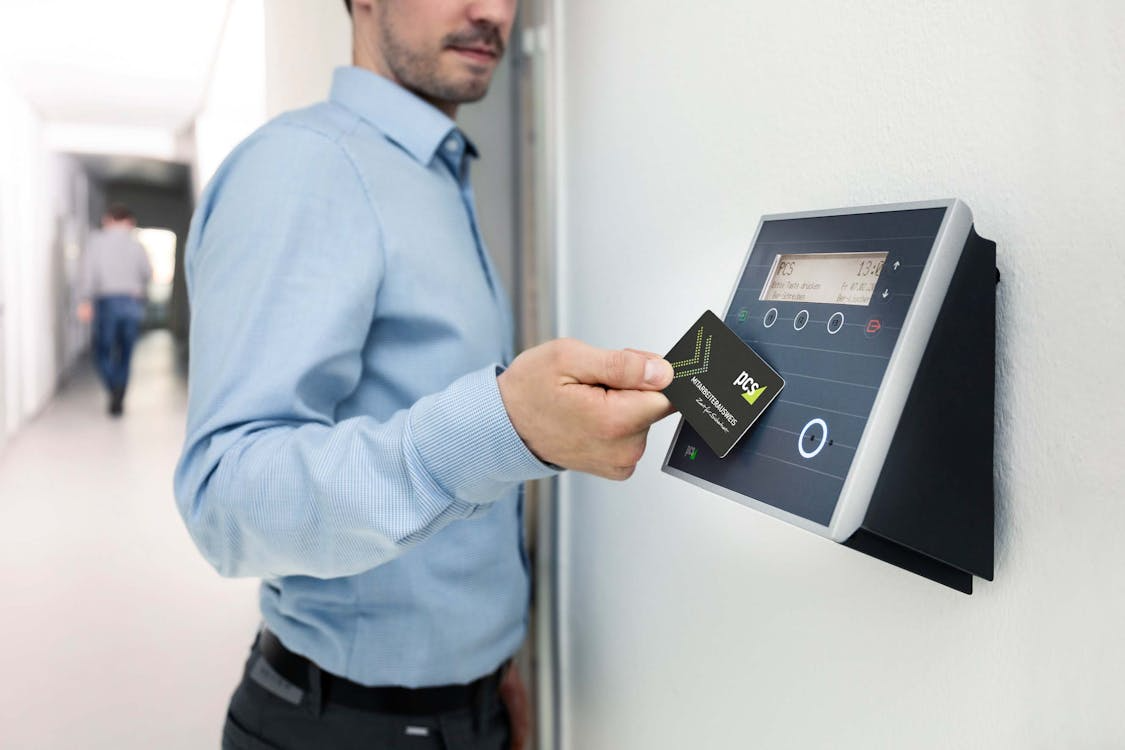 Smart Card Access Control in Saudi Arabia’s Mixed-Use Developments: Managing Thousands of Credentials Across One System